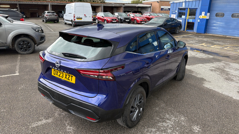 Nissan Qashqai 1.3 DiG-T MH Acenta Premium 5dr Petrol Hatchback